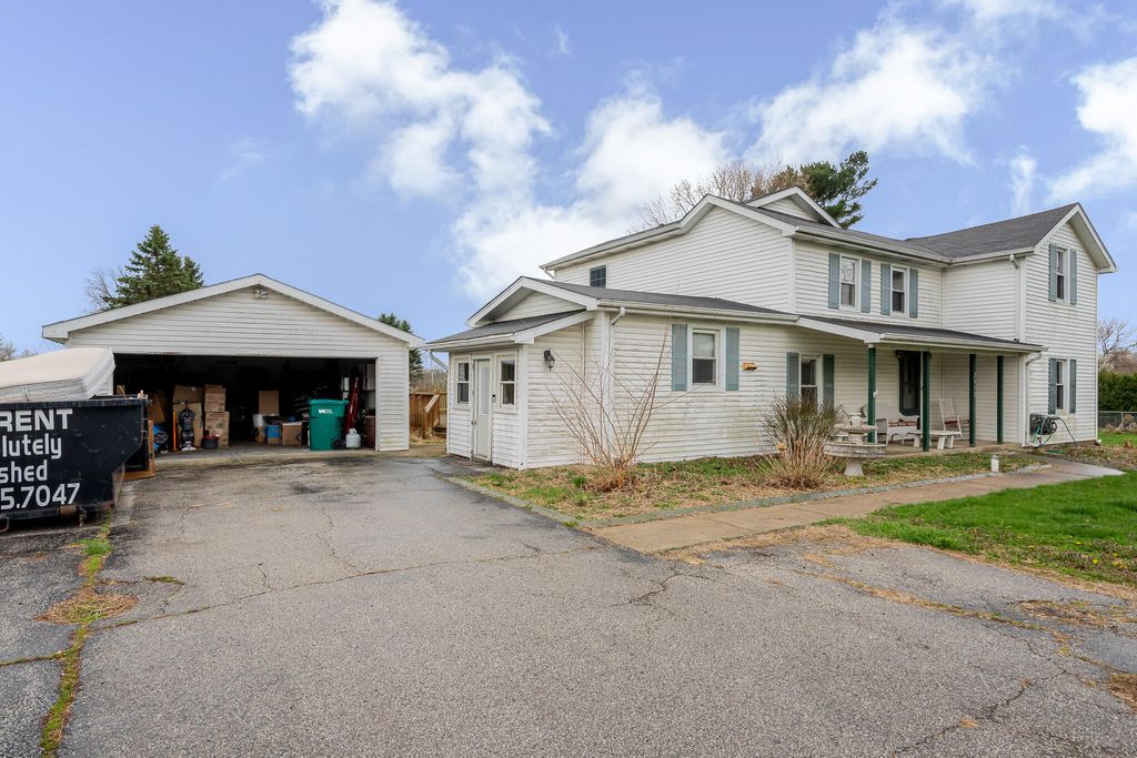 Photo of 2402 Linda Road, Valparaiso, IN 46383 (MLS # 836994)