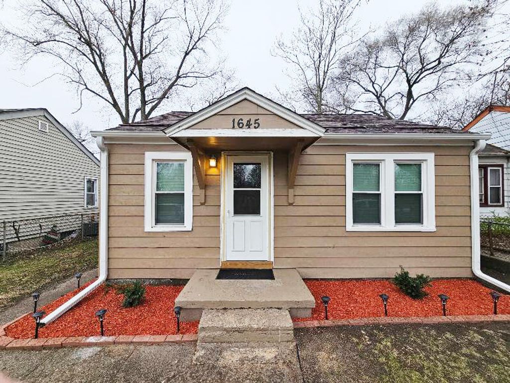 Photo of 1645 W 40th Avenue, Gary, IN 46408 (MLS # 831590)