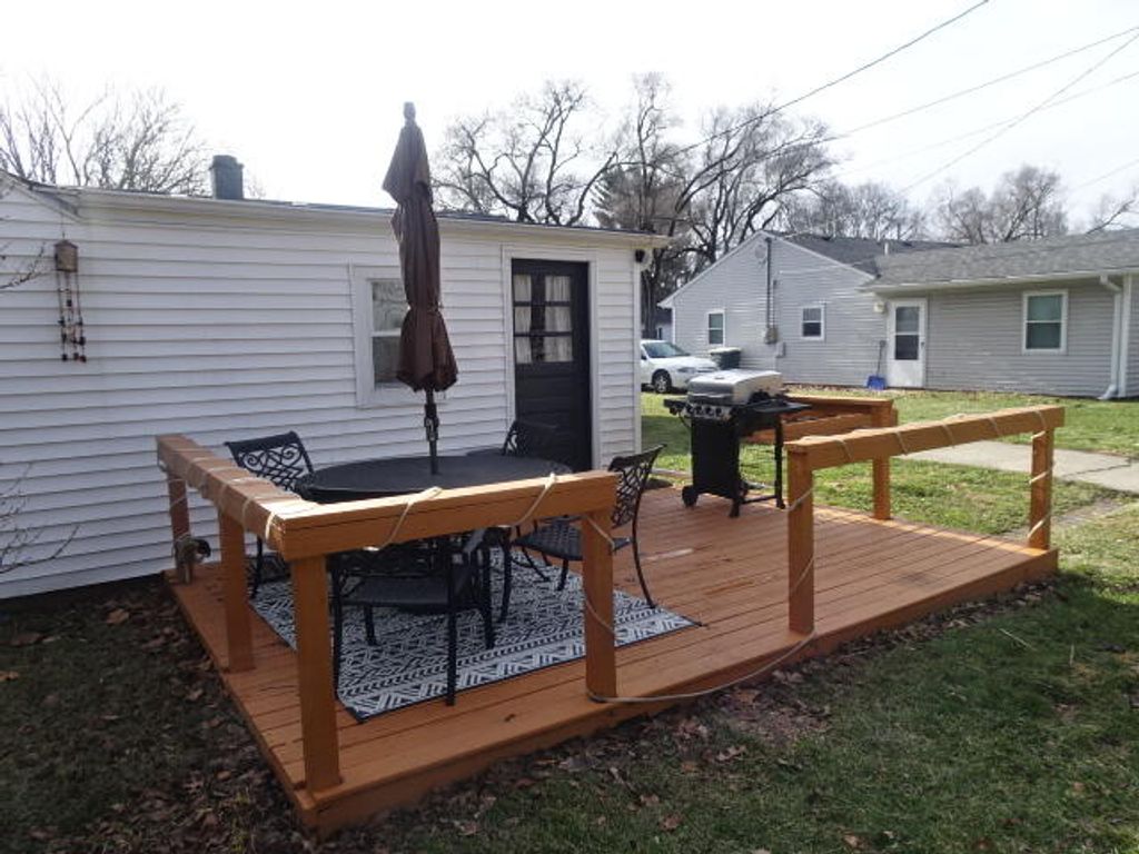 Photo of 1001 E Chicago Street, Valparaiso, IN 46383 (MLS # 832719)