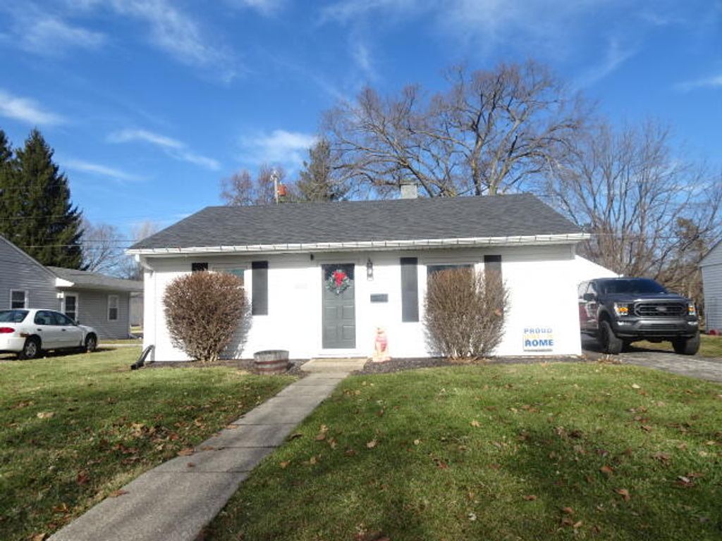 Photo of 1001 E Chicago Street, Valparaiso, IN 46383 (MLS # 832719)