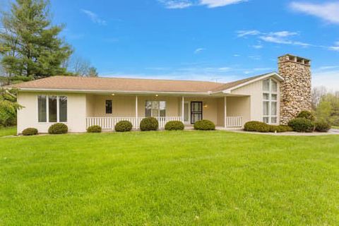 Single Family Residence in Valparaiso IN 179 Heatherhill Drive.jpg