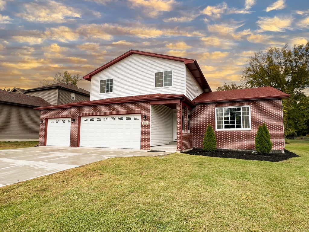 Photo of 3072 W 55th Avenue, Merrillville, IN 46410 (MLS # 831886)