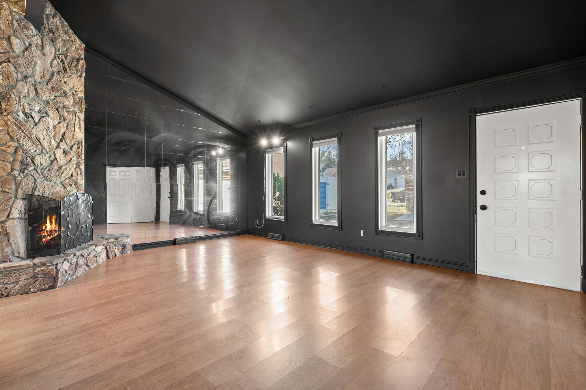 1586 Sunnyslope Drive