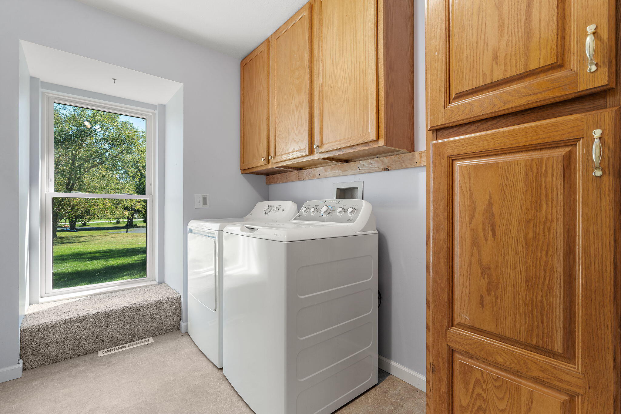 Hebron, Indiana 46341, United States, 3 Bedrooms Bedrooms, ,3 BathroomsBathrooms,Residential,Active,242232