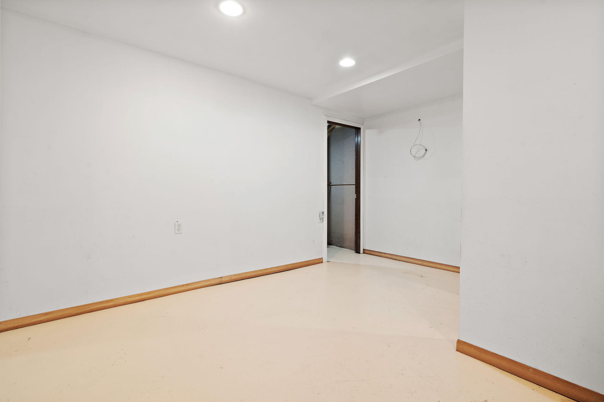 Hebron, Indiana 46341, United States, 3 Bedrooms Bedrooms, ,3 BathroomsBathrooms,Residential,Active,242232