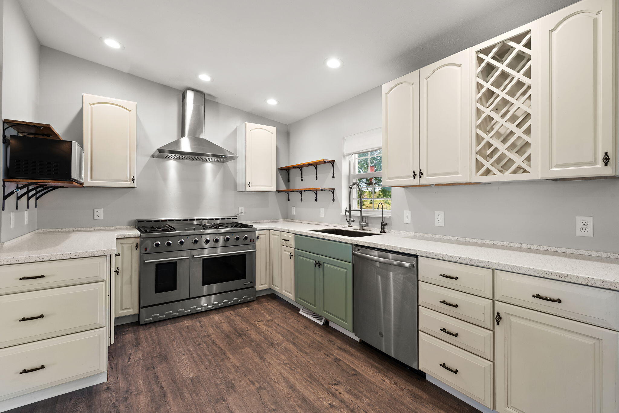 Hebron, Indiana 46341, United States, 3 Bedrooms Bedrooms, ,3 BathroomsBathrooms,Residential,Active,242232