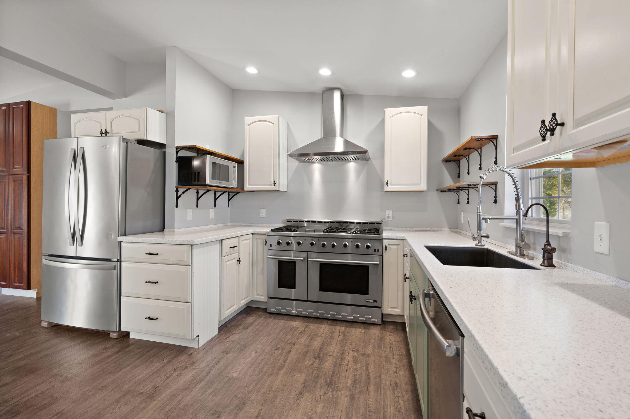 Hebron, Indiana 46341, United States, 3 Bedrooms Bedrooms, ,3 BathroomsBathrooms,Residential,Active,242232