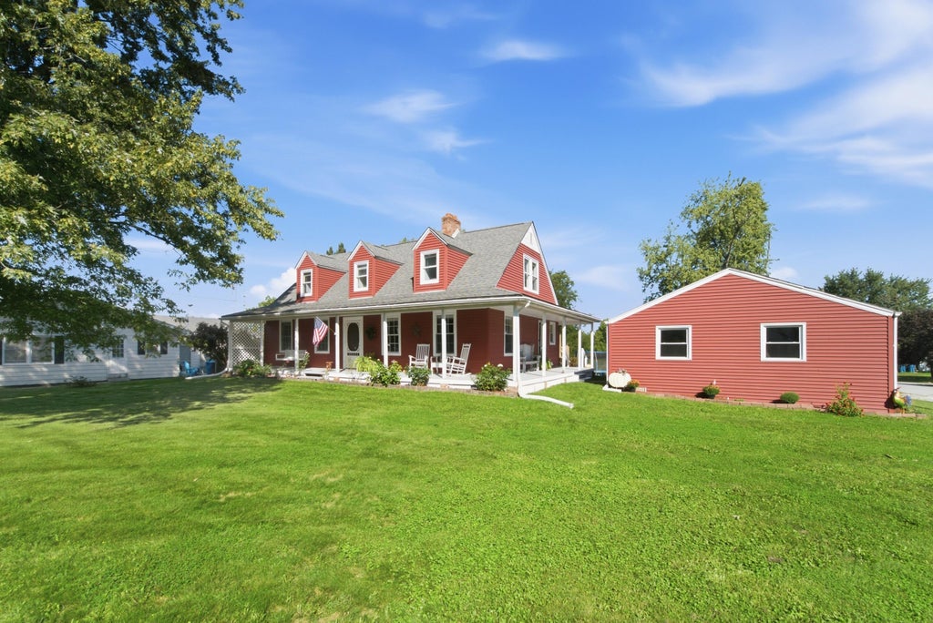 Photo of 102 N Madison Street, Hebron, IN 46341 (MLS # 846138)