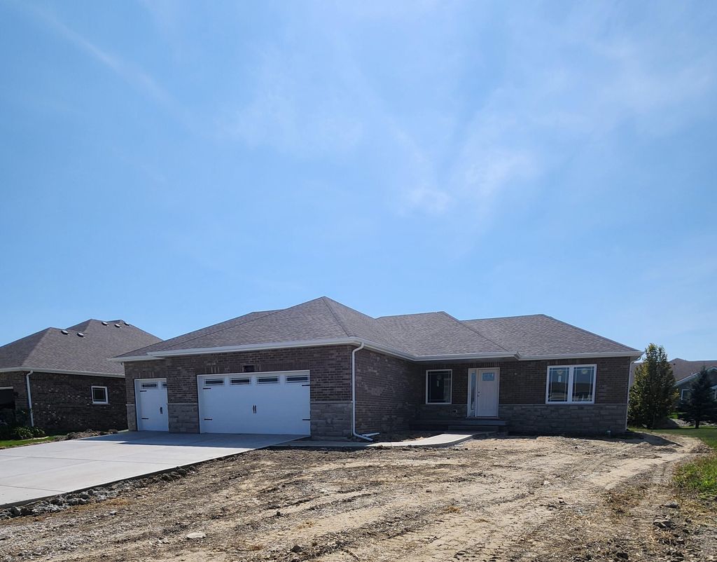 Photo of 9360 W 106th Place, Saint John, IN 46373 (MLS # 832942)