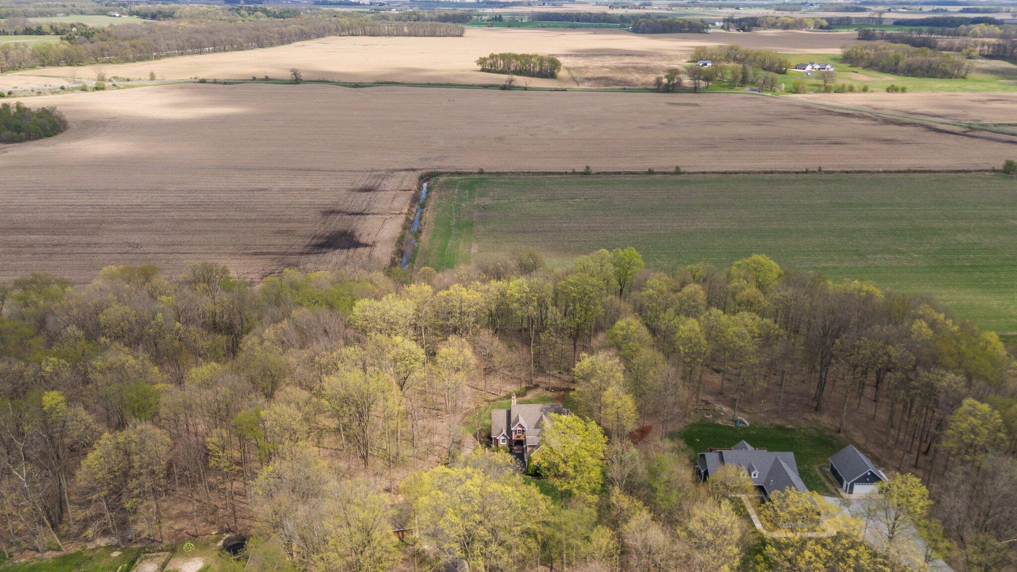 Valparaiso, Indiana 46383, United States, 5 Bedrooms Bedrooms, ,3 BathroomsBathrooms,Residential,Pending,119985