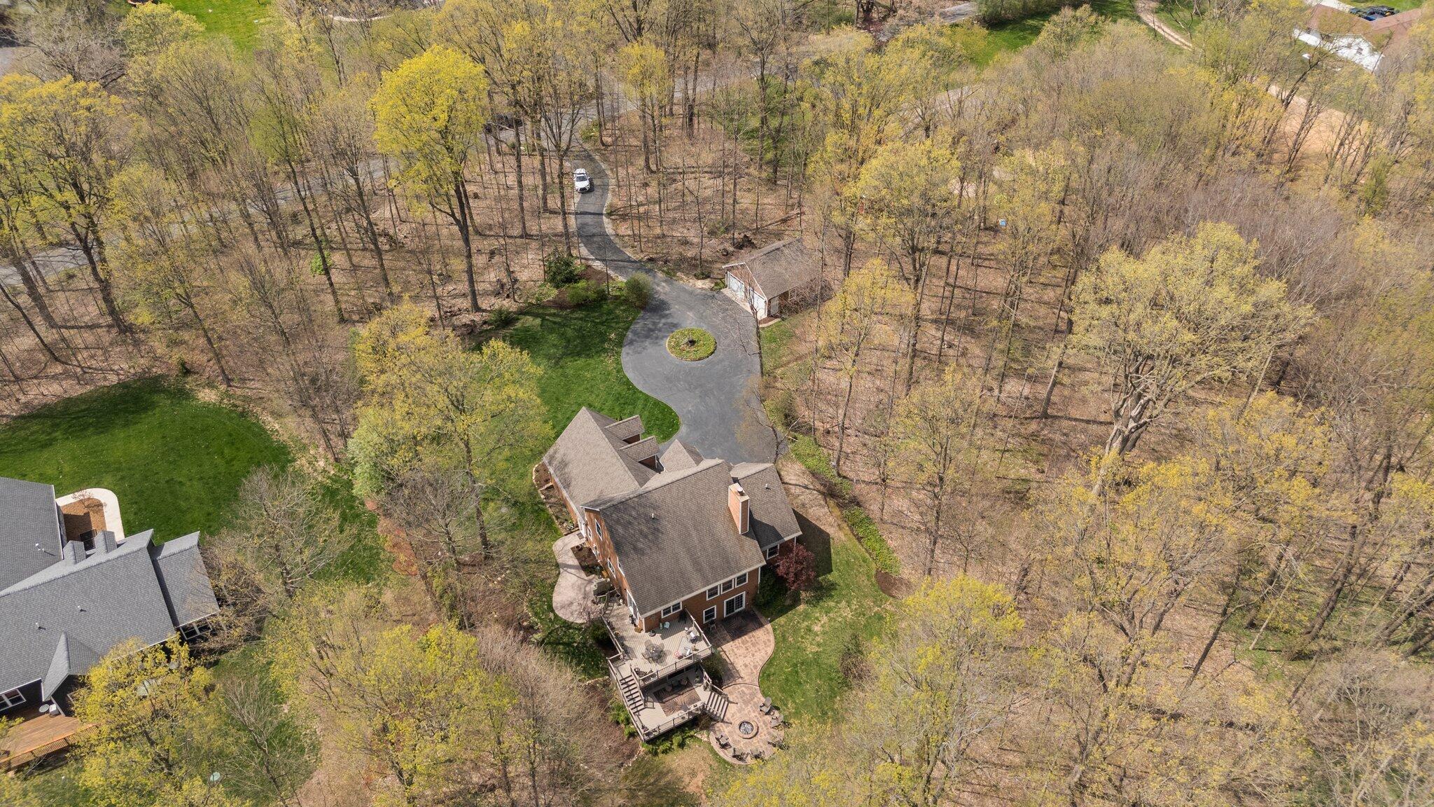 Valparaiso, Indiana 46383, United States, 5 Bedrooms Bedrooms, ,3 BathroomsBathrooms,Residential,Pending,119985