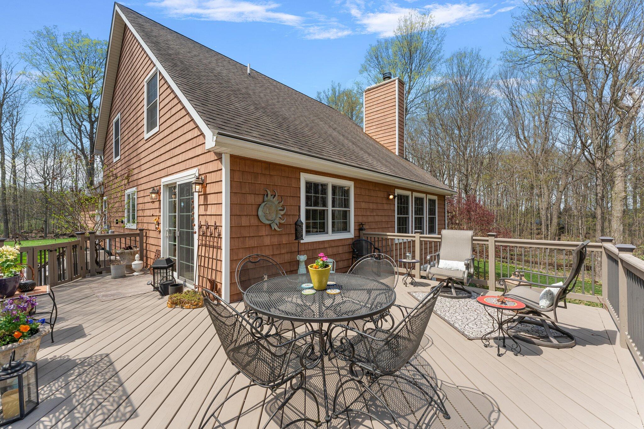 Valparaiso, Indiana 46383, United States, 5 Bedrooms Bedrooms, ,3 BathroomsBathrooms,Residential,Pending,119985