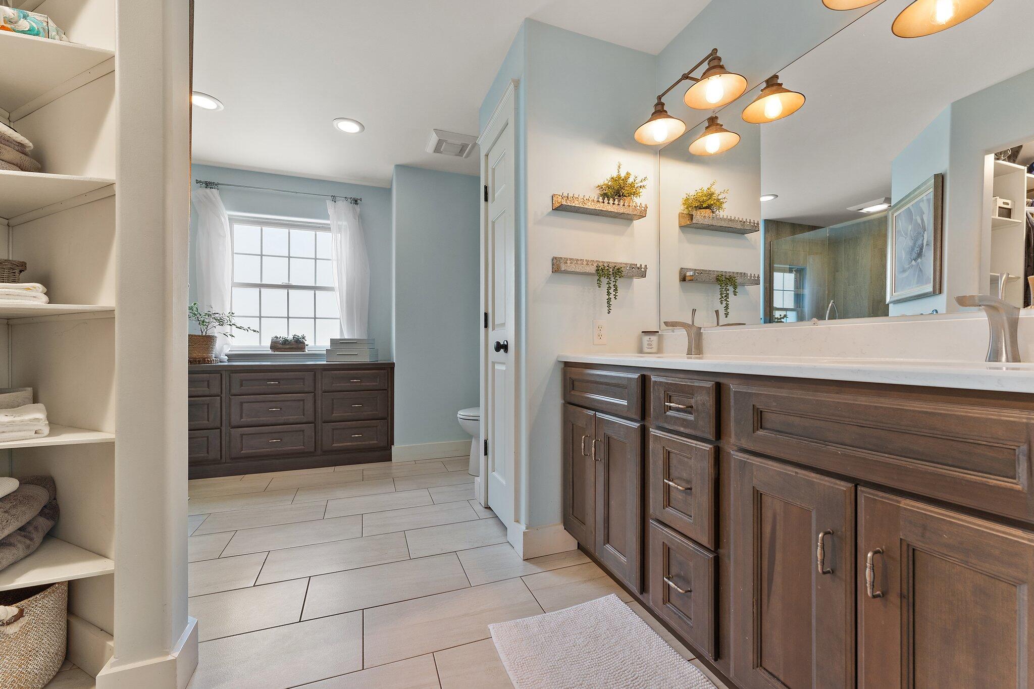 Valparaiso, Indiana 46383, United States, 5 Bedrooms Bedrooms, ,3 BathroomsBathrooms,Residential,Pending,119985