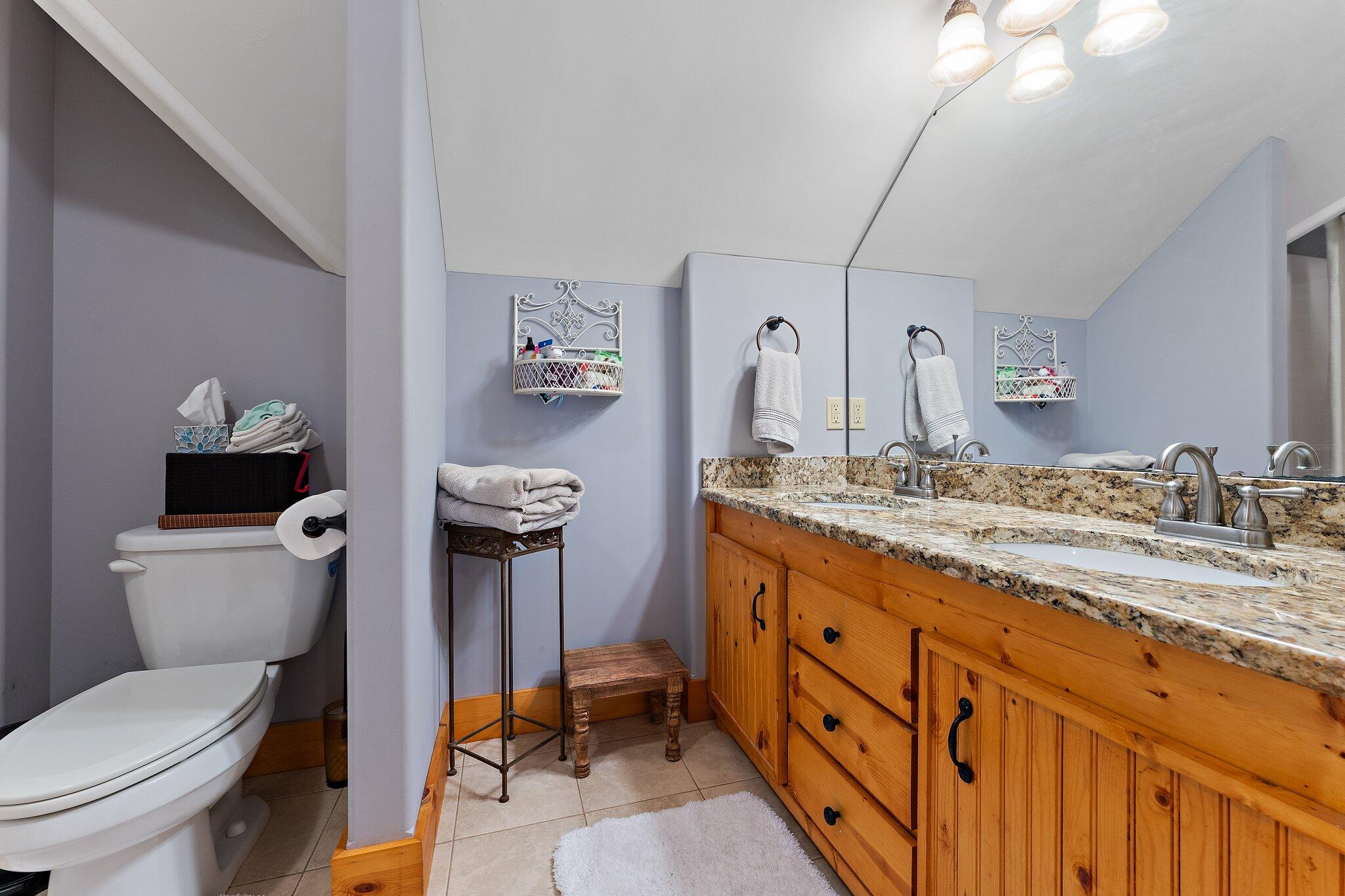 Valparaiso, Indiana 46383, United States, 5 Bedrooms Bedrooms, ,3 BathroomsBathrooms,Residential,Pending,119985