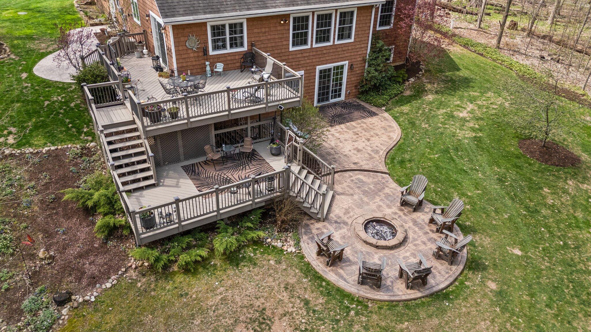 Valparaiso, Indiana 46383, United States, 5 Bedrooms Bedrooms, ,3 BathroomsBathrooms,Residential,Pending,119985