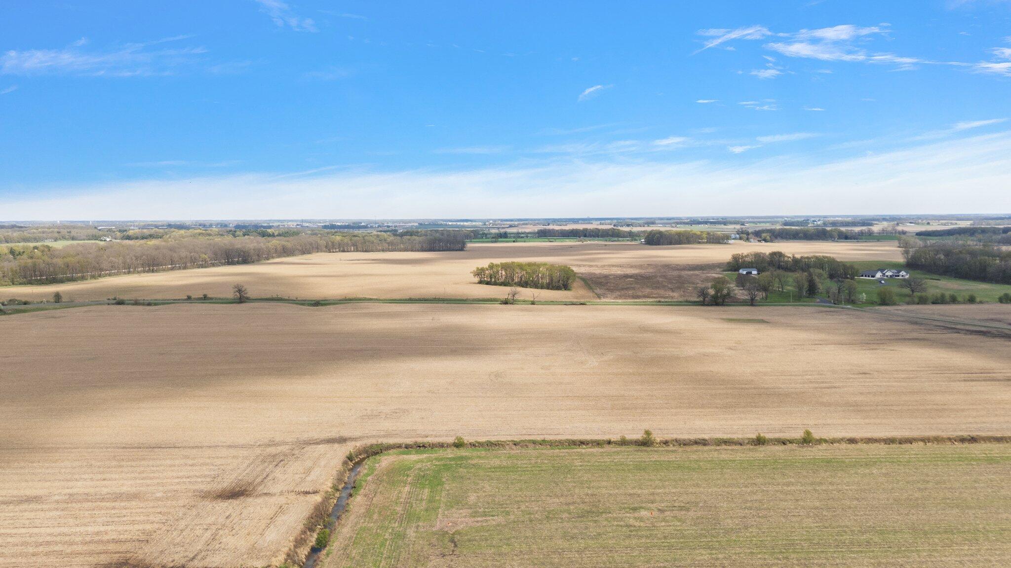 Valparaiso, Indiana 46383, United States, 5 Bedrooms Bedrooms, ,3 BathroomsBathrooms,Residential,Pending,119985