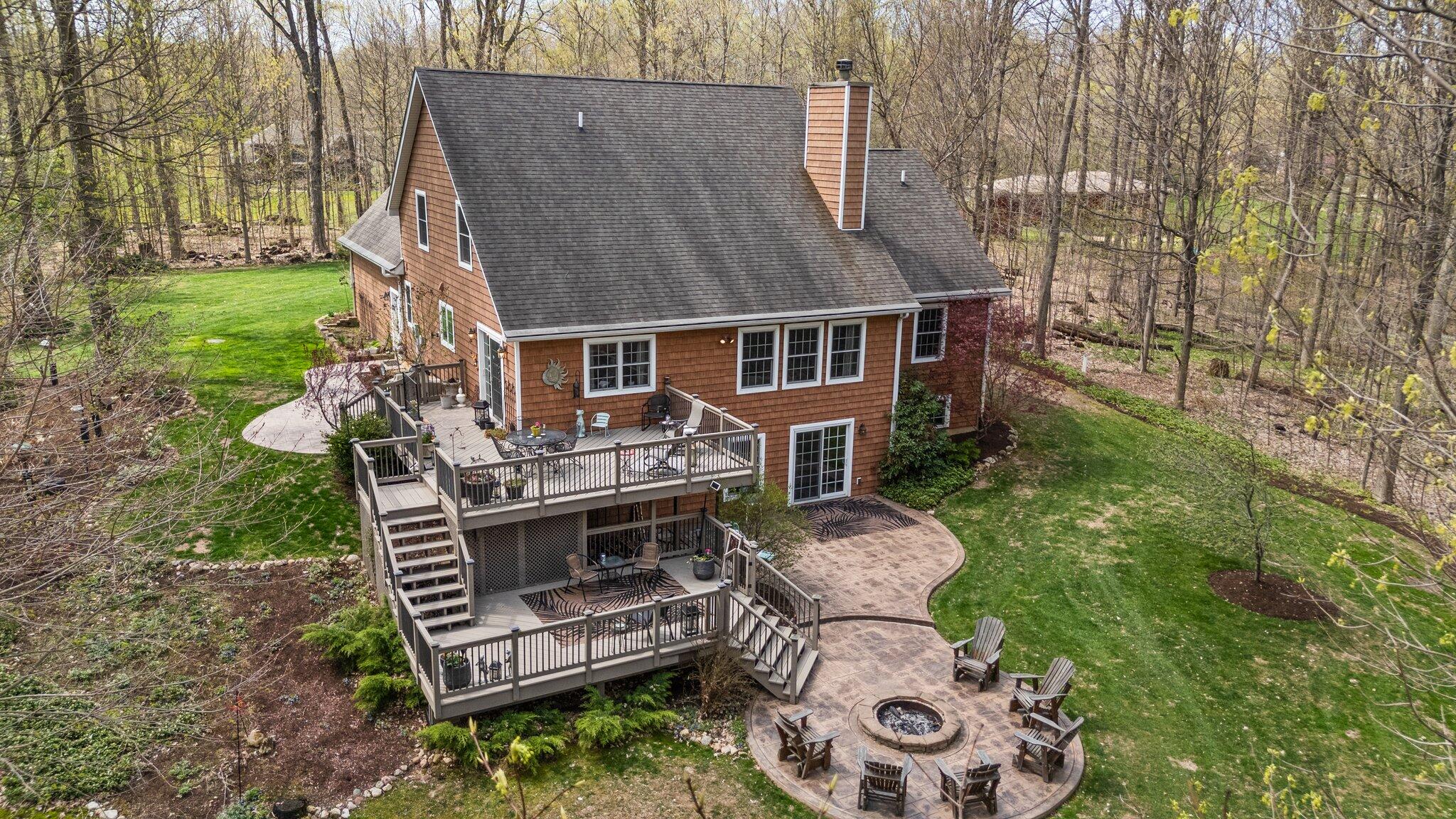 Valparaiso, Indiana 46383, United States, 5 Bedrooms Bedrooms, ,3 BathroomsBathrooms,Residential,Pending,119985