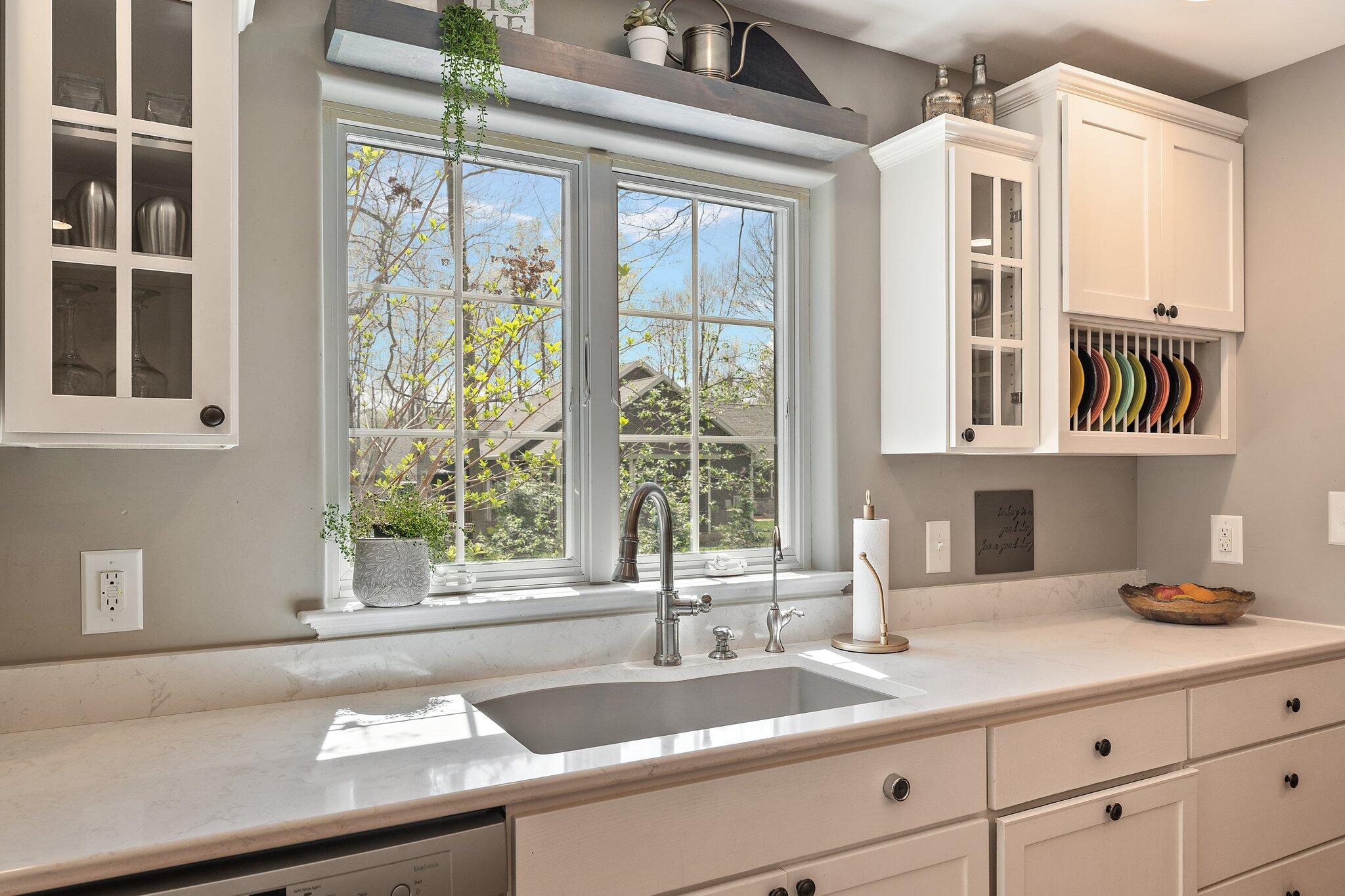 Valparaiso, Indiana 46383, United States, 5 Bedrooms Bedrooms, ,3 BathroomsBathrooms,Residential,Pending,119985