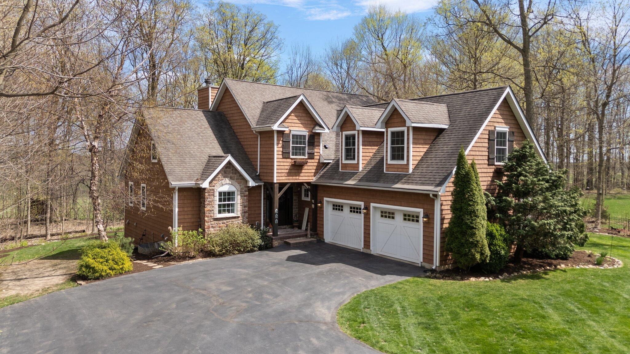 Valparaiso, Indiana 46383, United States, 5 Bedrooms Bedrooms, ,3 BathroomsBathrooms,Residential,Pending,119985