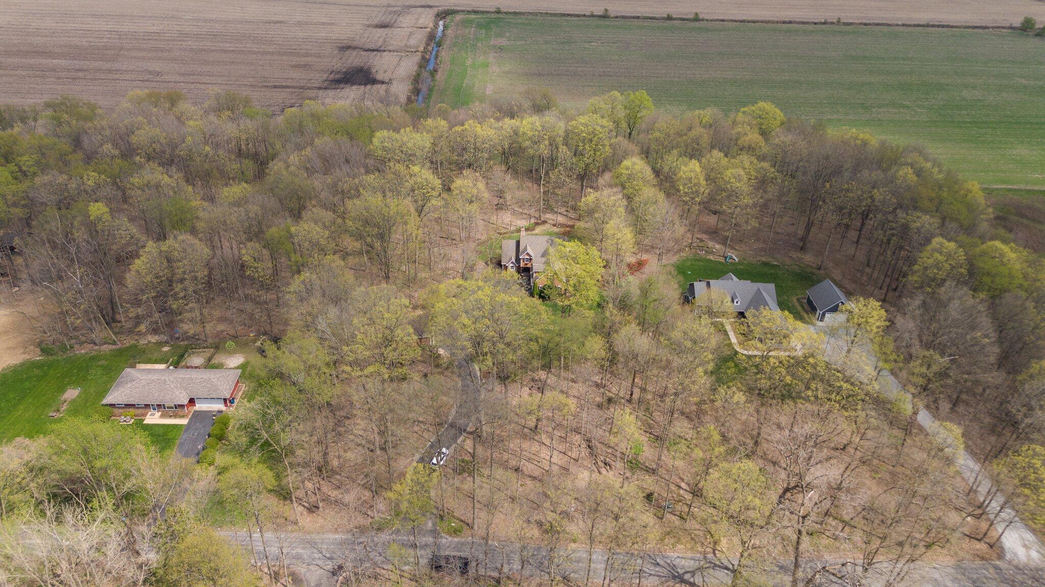 Valparaiso, Indiana 46383, United States, 5 Bedrooms Bedrooms, ,3 BathroomsBathrooms,Residential,Pending,119985