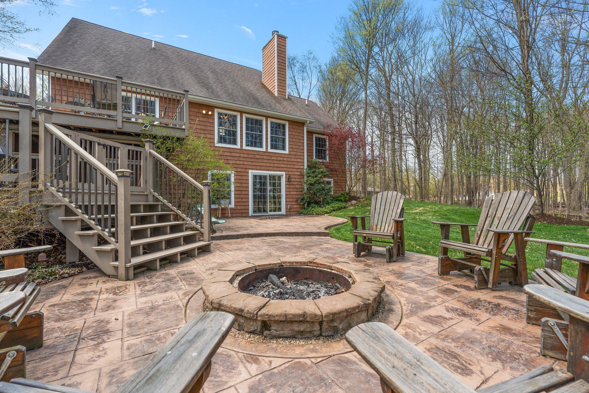 Valparaiso, Indiana 46383, United States, 5 Bedrooms Bedrooms, ,3 BathroomsBathrooms,Residential,Pending,119985