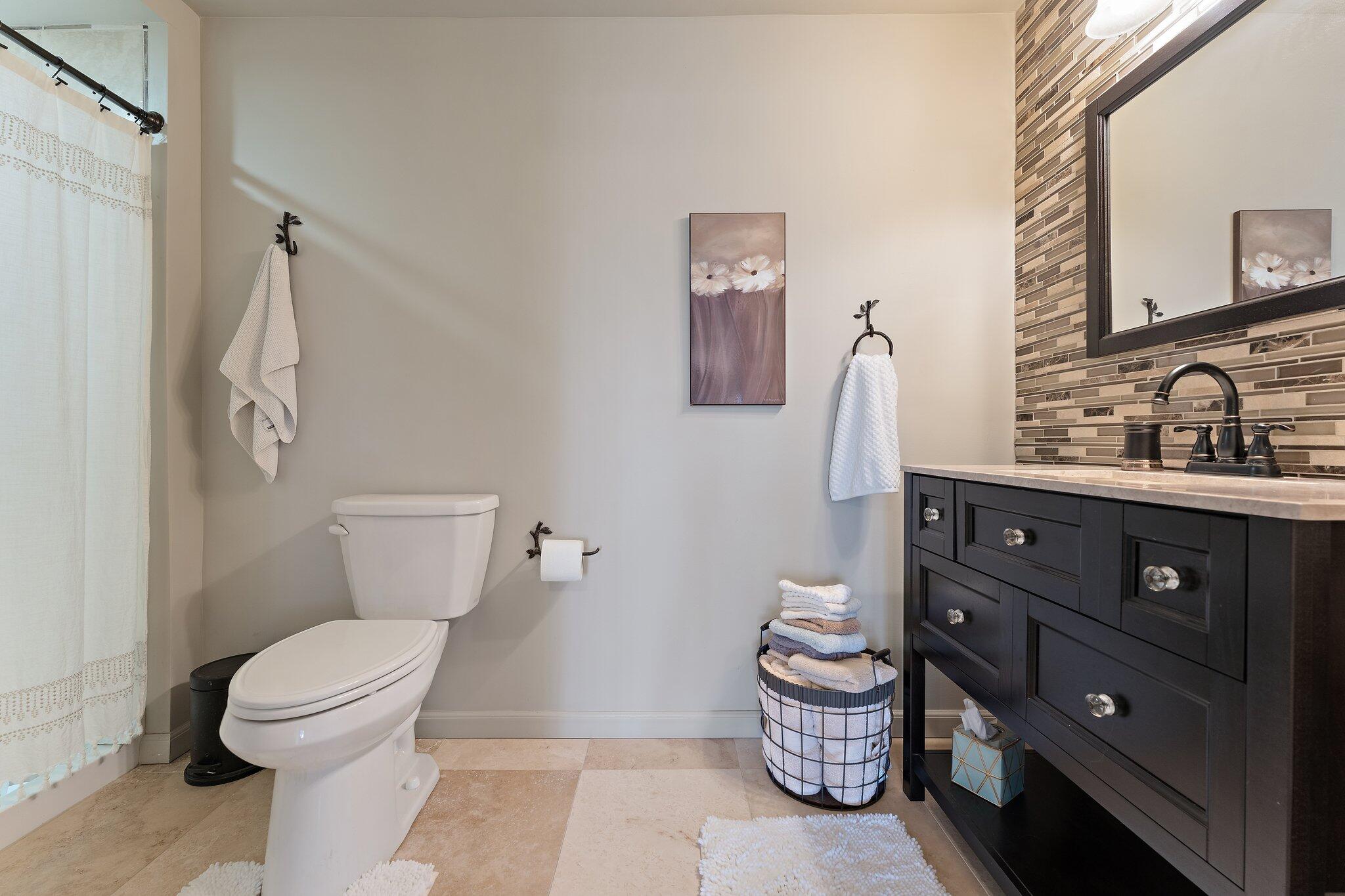 Valparaiso, Indiana 46383, United States, 5 Bedrooms Bedrooms, ,3 BathroomsBathrooms,Residential,Pending,119985