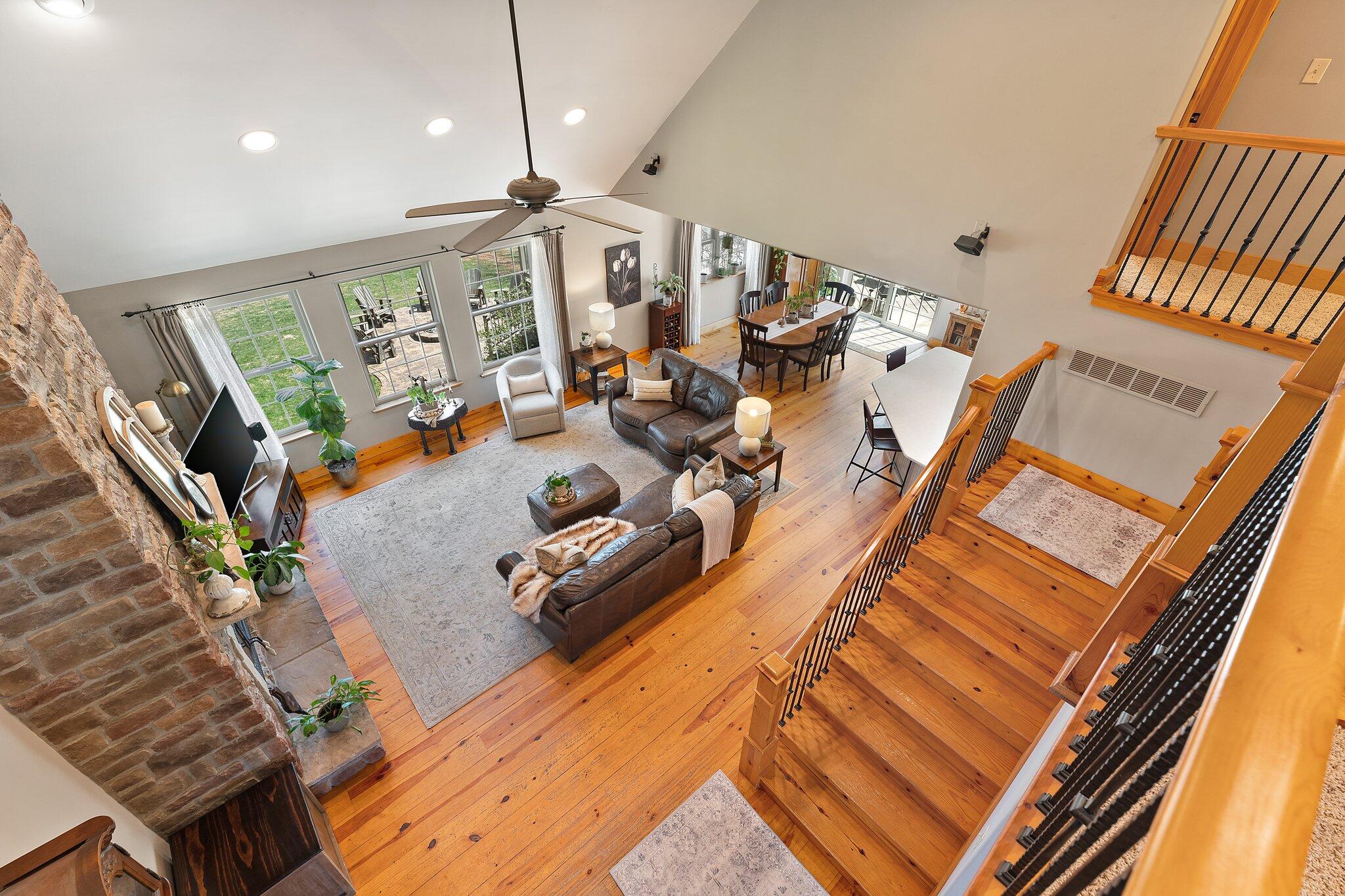 Valparaiso, Indiana 46383, United States, 5 Bedrooms Bedrooms, ,3 BathroomsBathrooms,Residential,Pending,119985