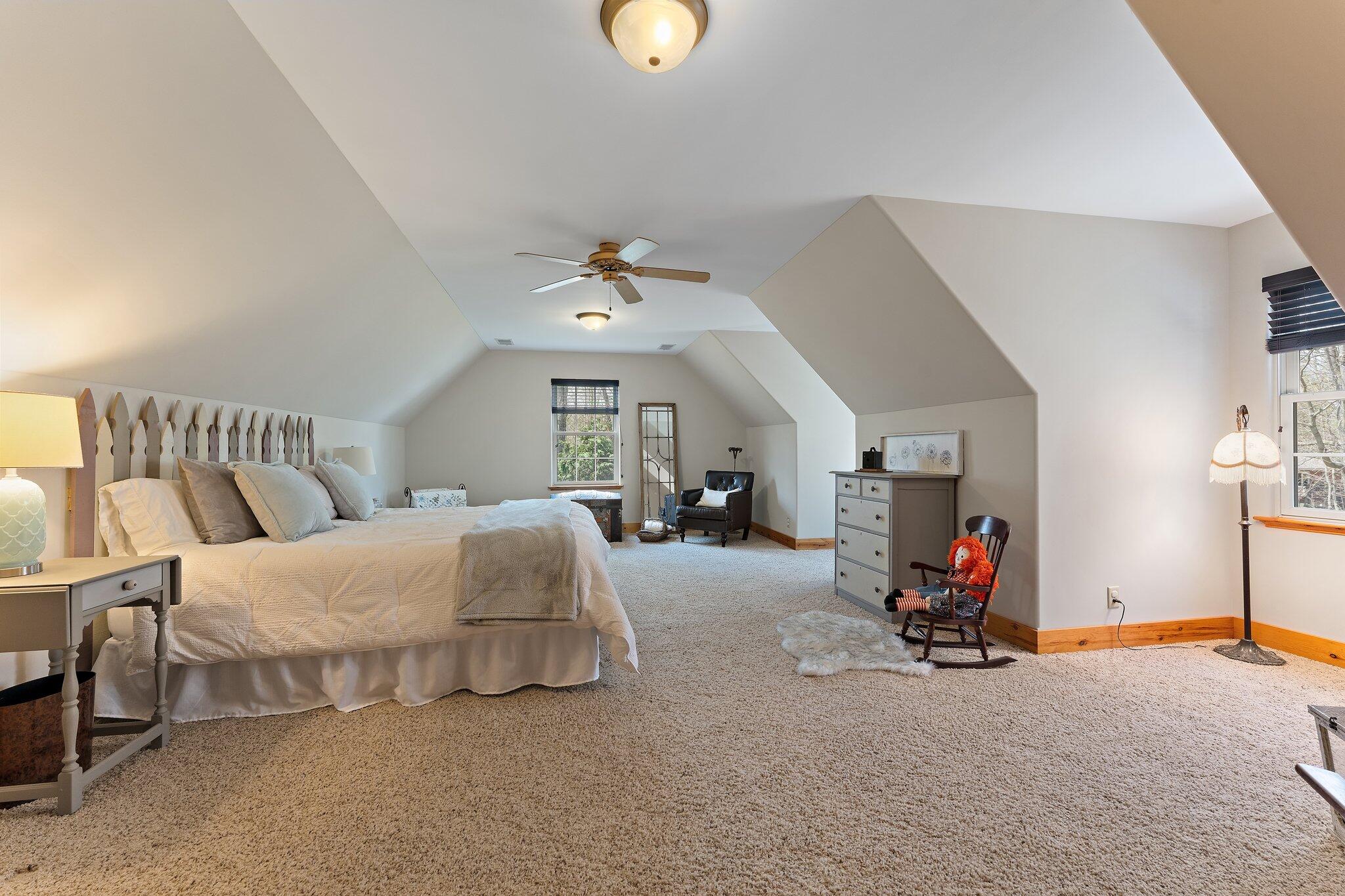 Valparaiso, Indiana 46383, United States, 5 Bedrooms Bedrooms, ,3 BathroomsBathrooms,Residential,Pending,119985