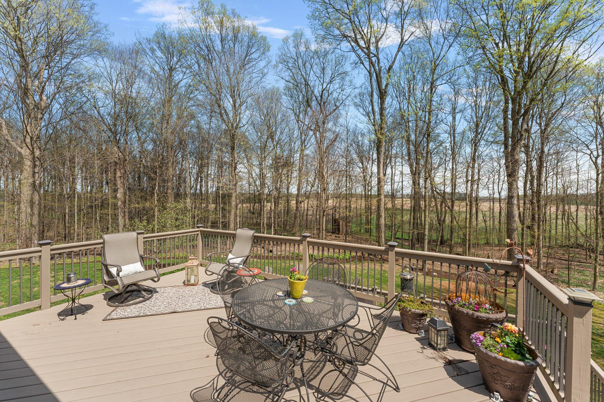 Valparaiso, Indiana 46383, United States, 5 Bedrooms Bedrooms, ,3 BathroomsBathrooms,Residential,Pending,119985