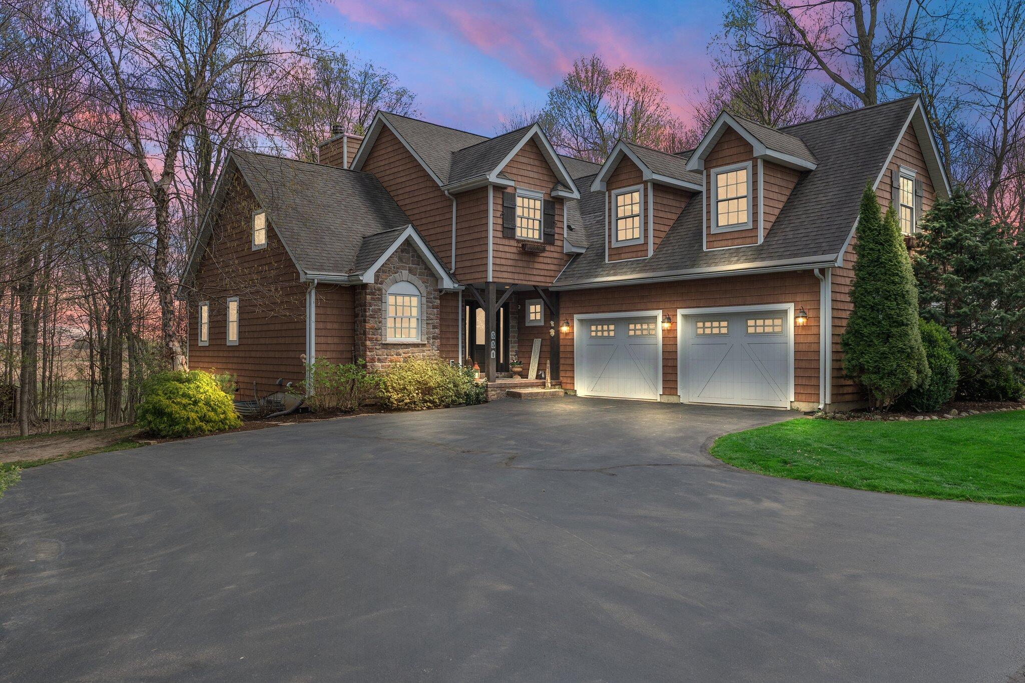 Valparaiso, Indiana 46383, United States, 5 Bedrooms Bedrooms, ,3 BathroomsBathrooms,Residential,Pending,119985