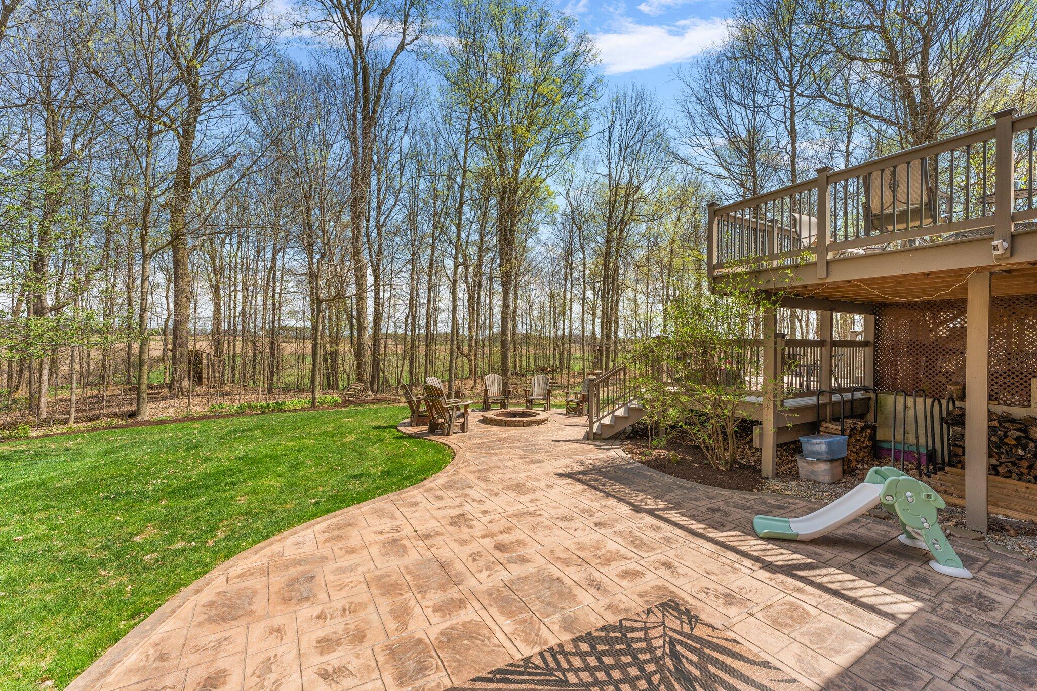 Valparaiso, Indiana 46383, United States, 5 Bedrooms Bedrooms, ,3 BathroomsBathrooms,Residential,Pending,119985