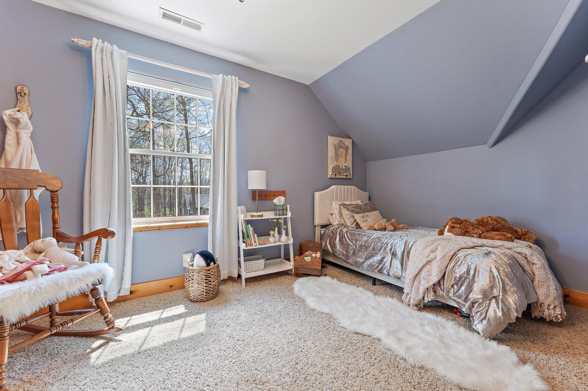 Valparaiso, Indiana 46383, United States, 5 Bedrooms Bedrooms, ,3 BathroomsBathrooms,Residential,Pending,119985