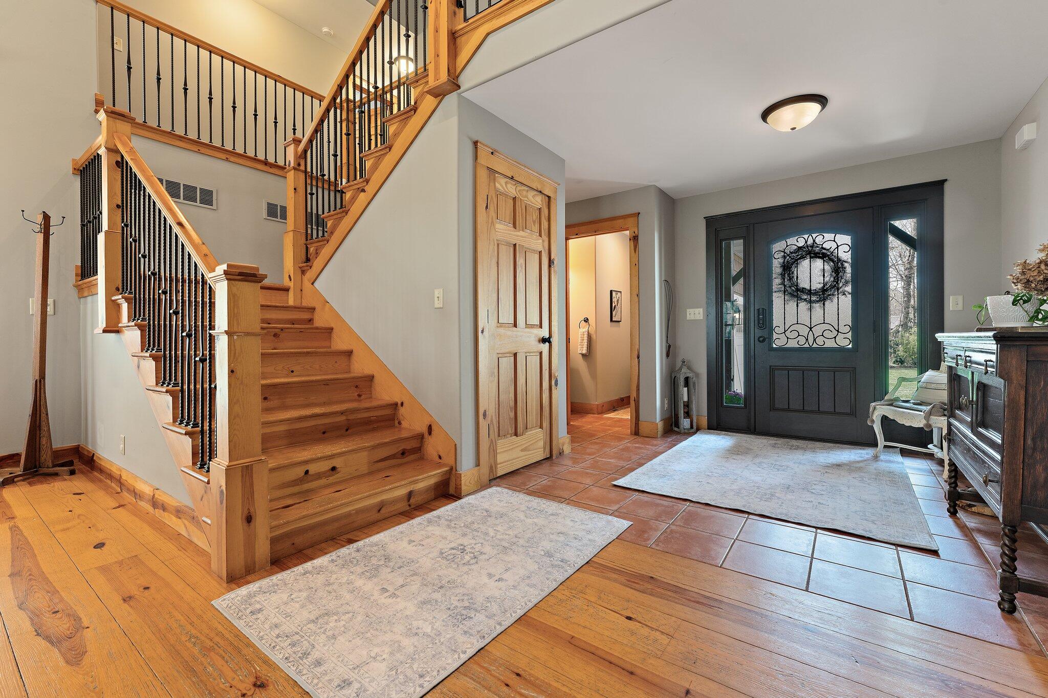 Valparaiso, Indiana 46383, United States, 5 Bedrooms Bedrooms, ,3 BathroomsBathrooms,Residential,Pending,119985