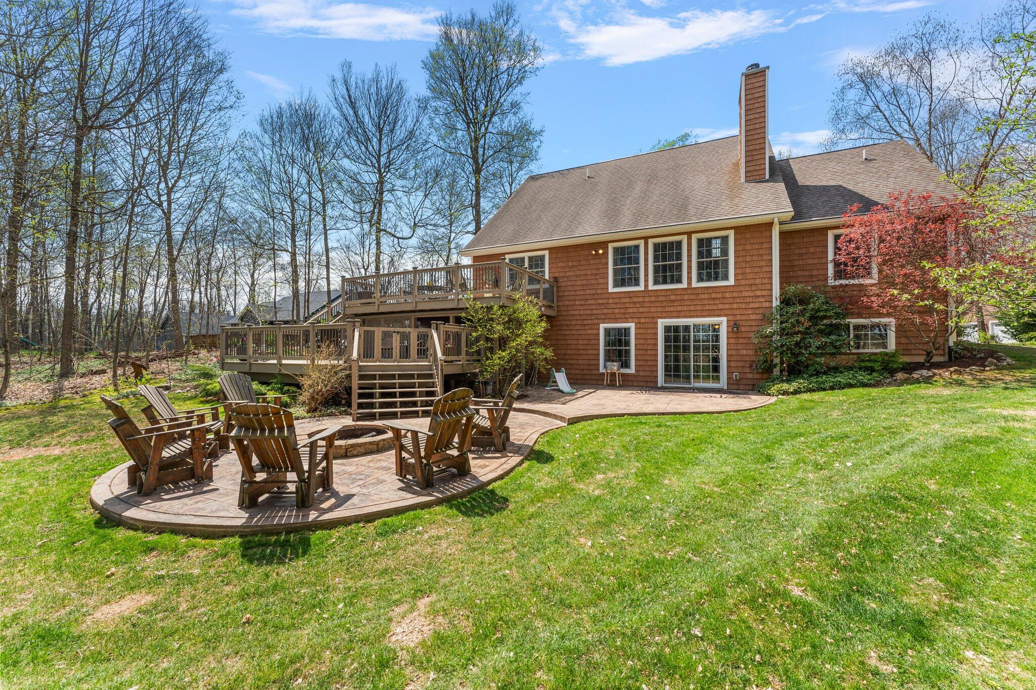 Valparaiso, Indiana 46383, United States, 5 Bedrooms Bedrooms, ,3 BathroomsBathrooms,Residential,Pending,119985