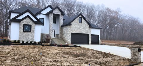 83 Eskir Lane Crown Point IN 46307