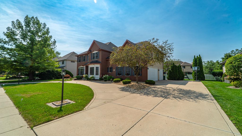 Photo of 1614 Poplar Lane, Munster, IN 46321 (MLS # 830246)