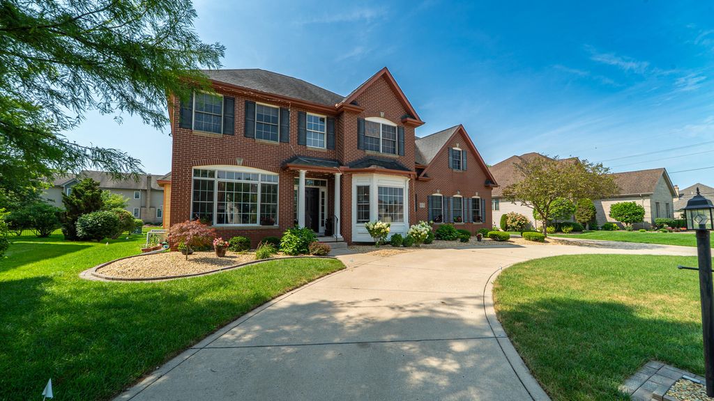 Photo of 1614 Poplar Lane, Munster, IN 46321 (MLS # 830246)