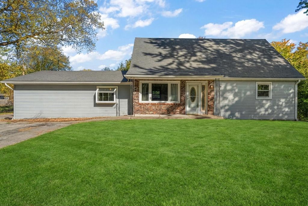 Photo of 2790 E 1059 N, DeMotte, IN 46310 (MLS # 839597)