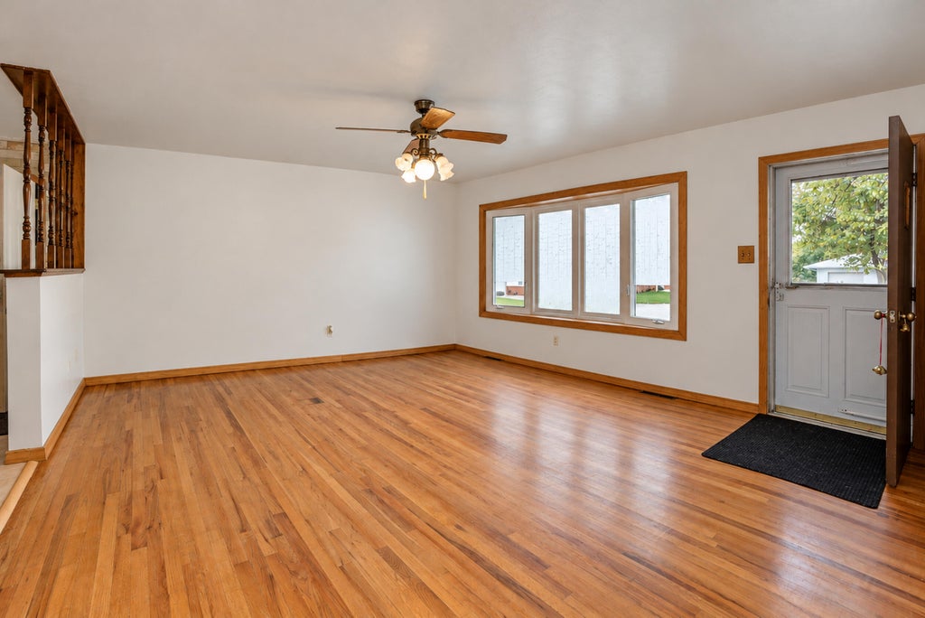 Photo of 5114 W 78th Court, Schererville, IN 46375 (MLS # 847136)