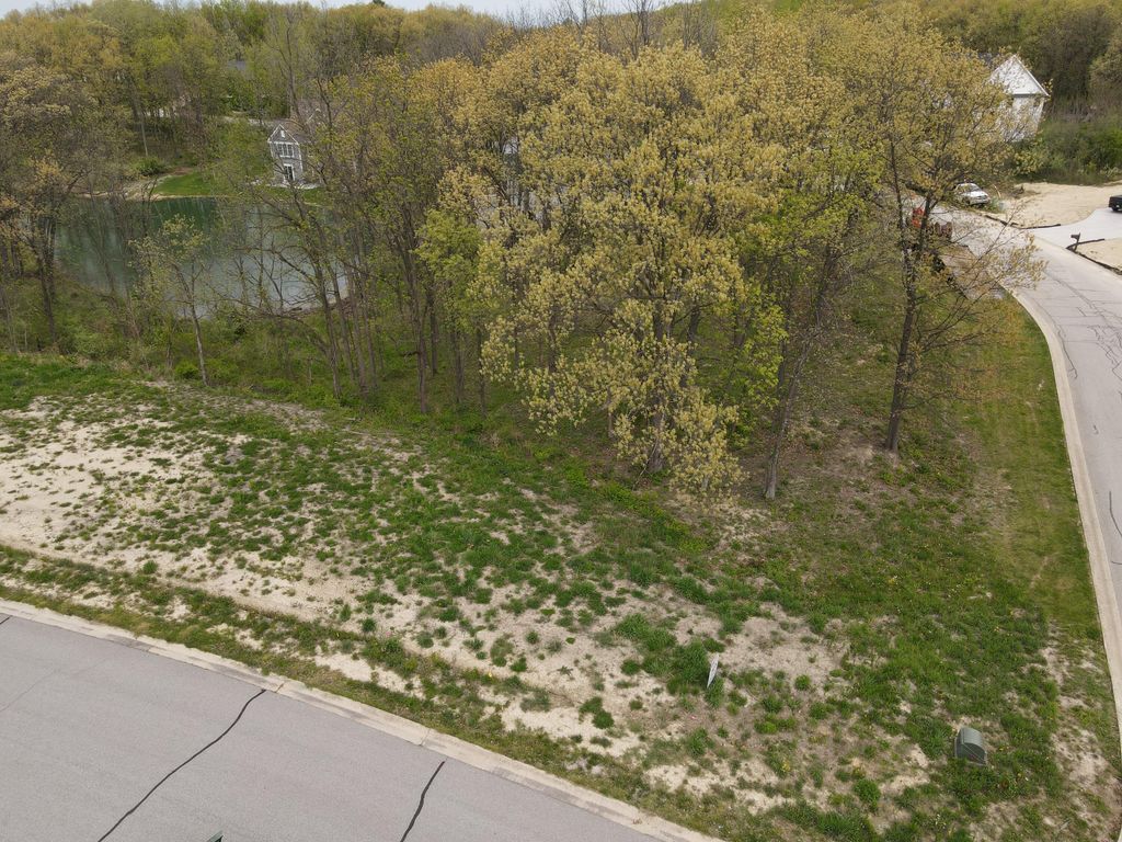 Photo of 700 W Bay Court, Crown Point, IN 46307 (MLS # 831387)