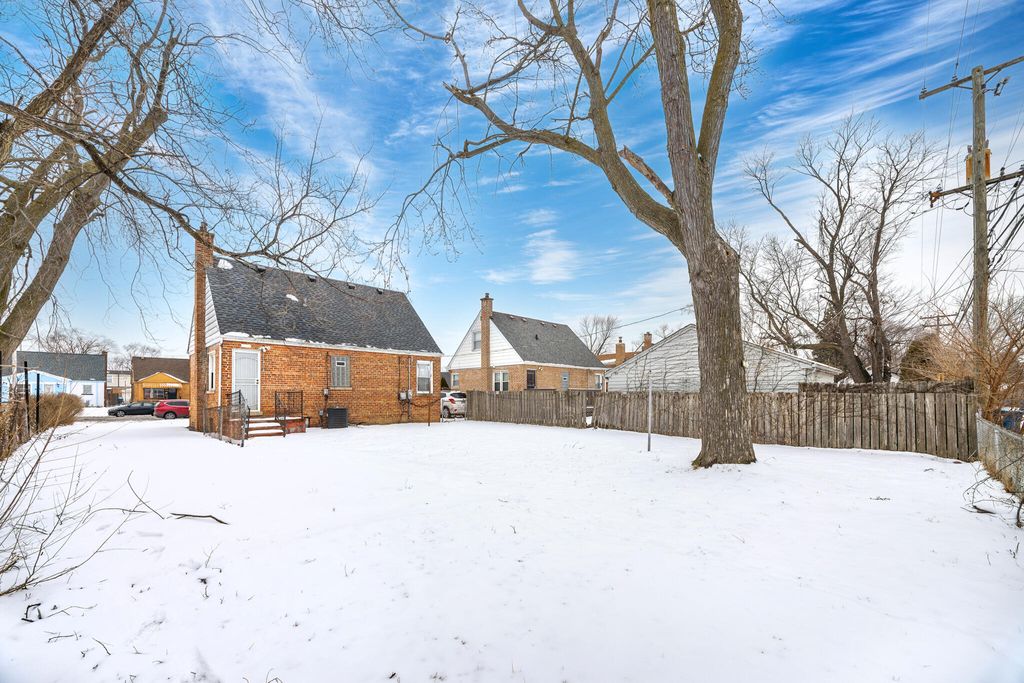 Photo of 1527 Wentworth Avenue, Calumet City, IL 60409 (MLS # 831742)