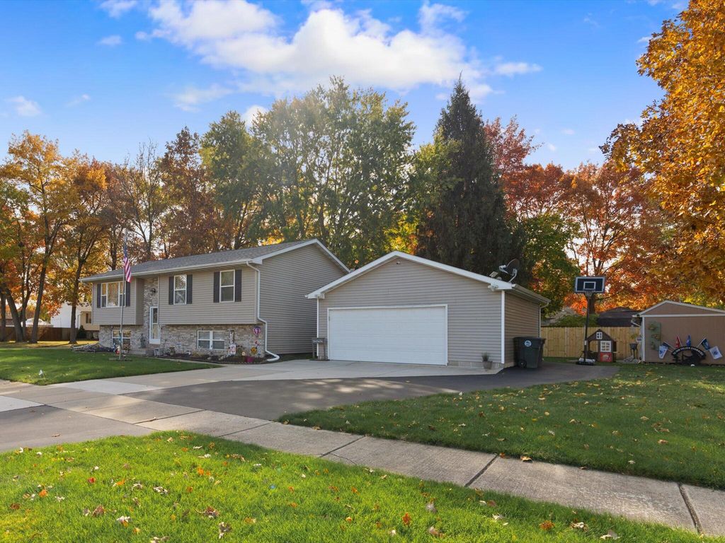 Photo of 1198 Csokasy Lane, Hobart, IN 46342 (MLS # 829927)