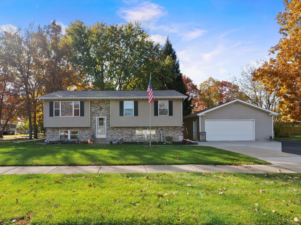 Photo of 1198 Csokasy Lane, Hobart, IN 46342 (MLS # 829927)