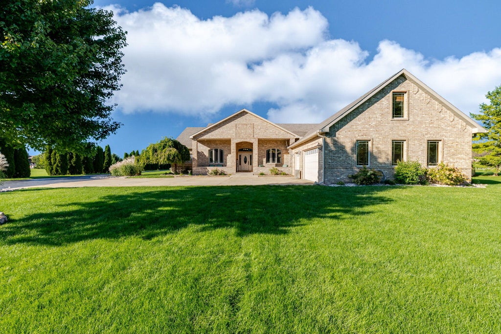 Photo of 469 W 700 N, Valparaiso, IN 46385 (MLS # 846688)