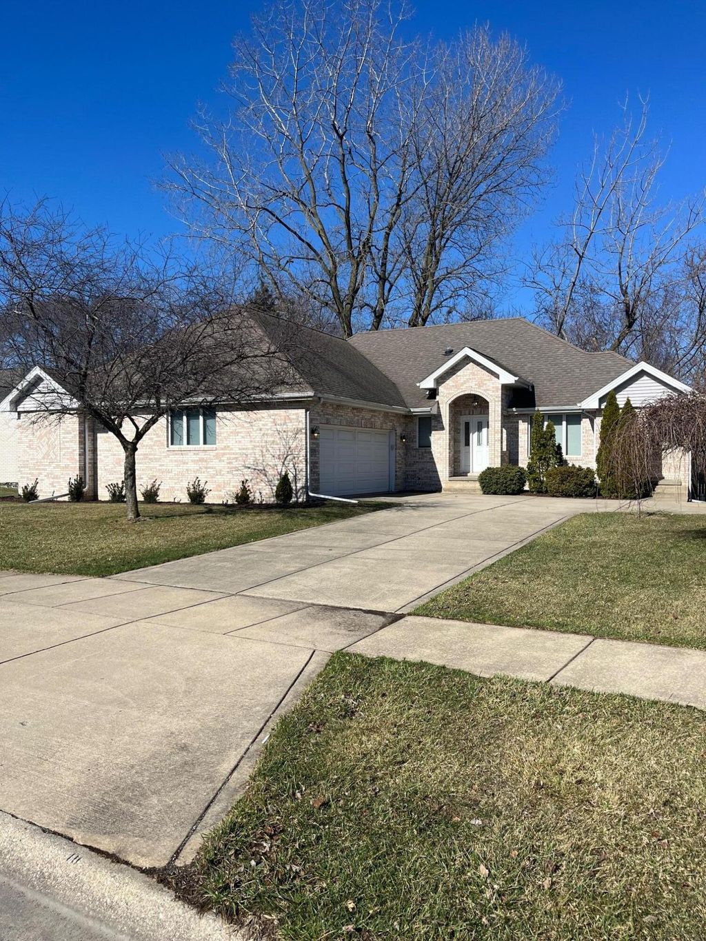 Photo of 2326 Ticonderoga Street, Schererville, IN 46375 (MLS # 835361)