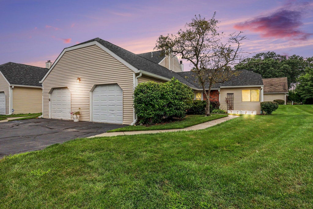 Photo of 1100 Saratoga Lane, Chesterton, IN 46304 (MLS # 843607)