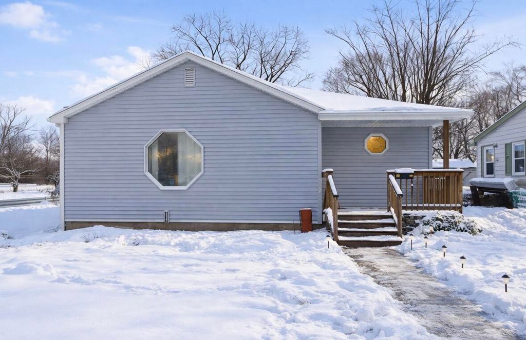 Photo of 2901 New York Street, Lake Station, IN 46405 (MLS # 832812)