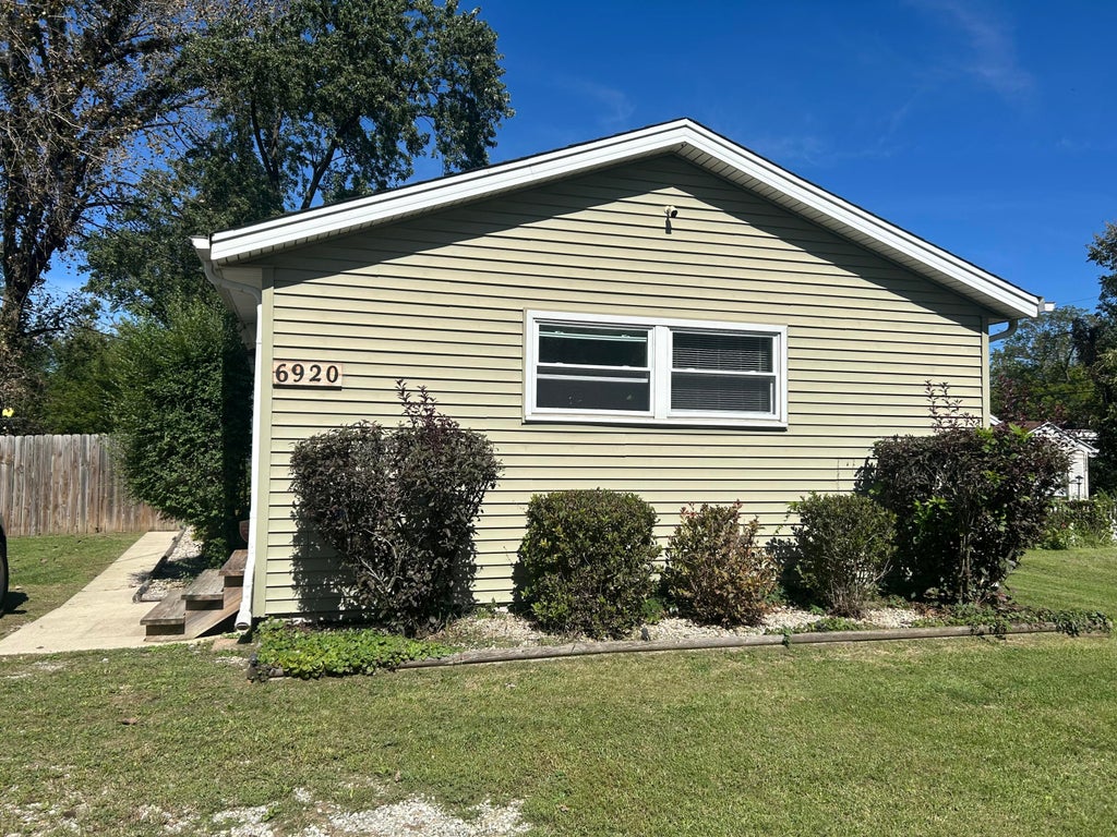 Photo of 6920 W 134th Avenue, Cedar Lake, IN 46303 (MLS # 846093)