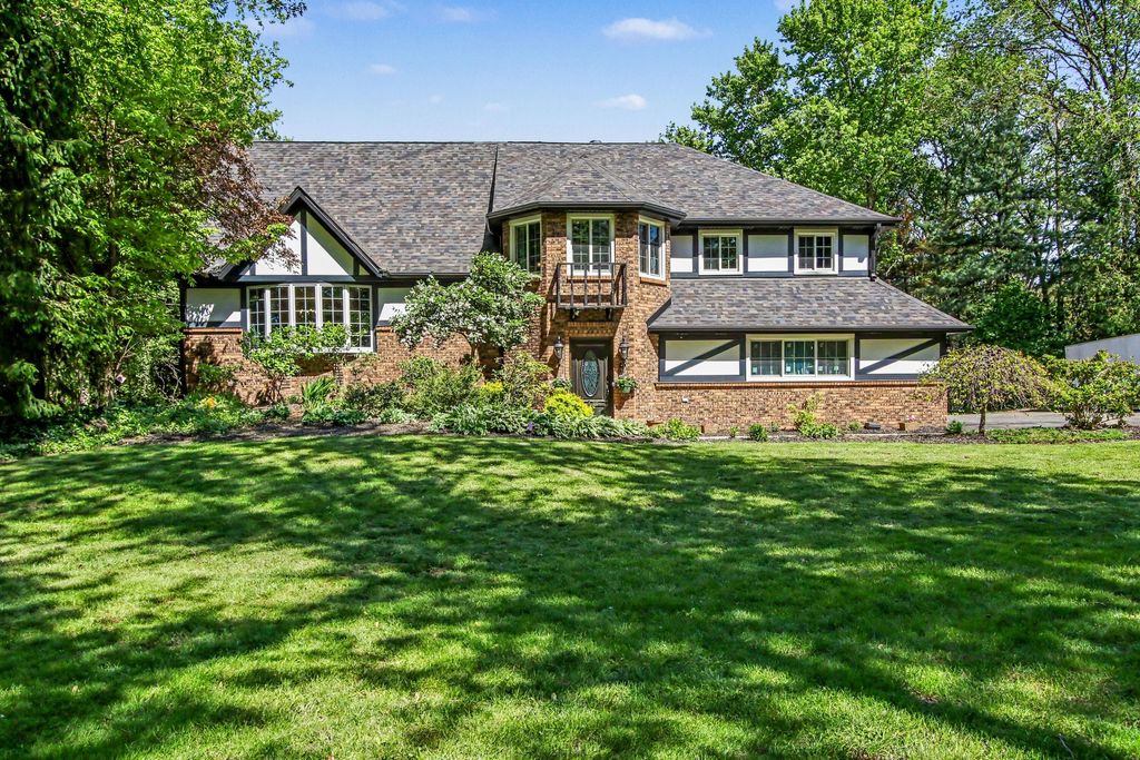 Photo of 887 N 400 E, Valparaiso, IN 46383 (MLS # 839163)