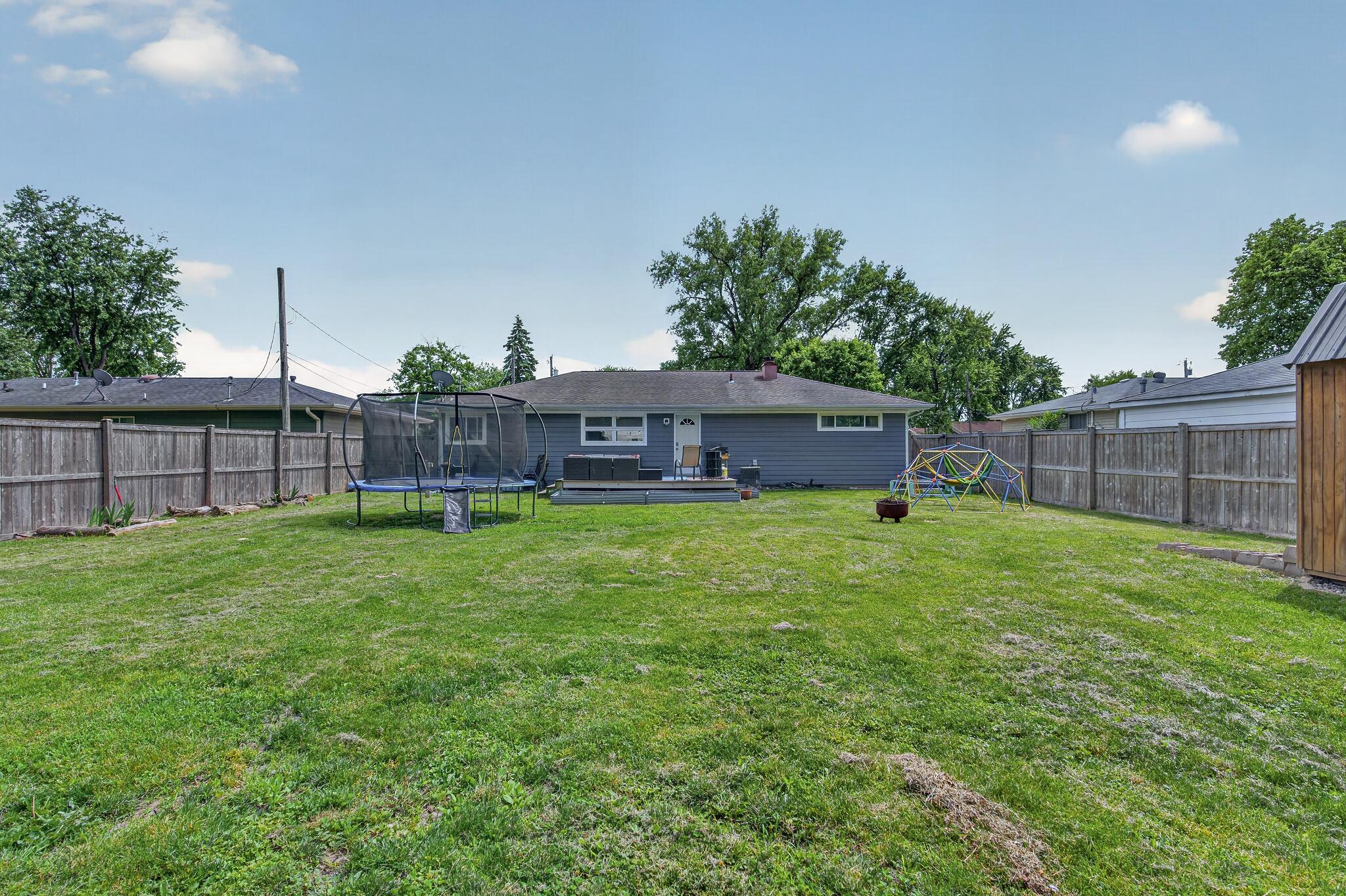 1208 E Farragut Street